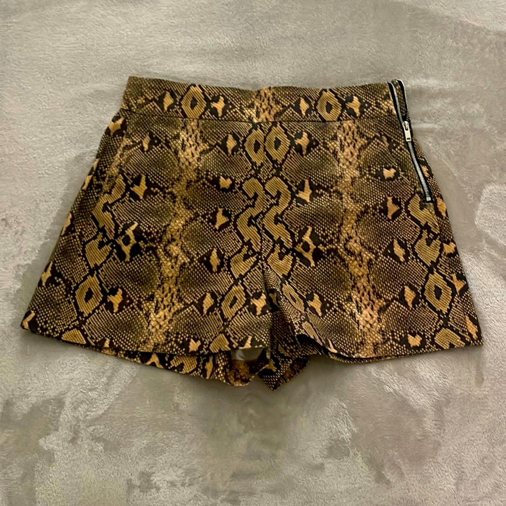 Snake skin short